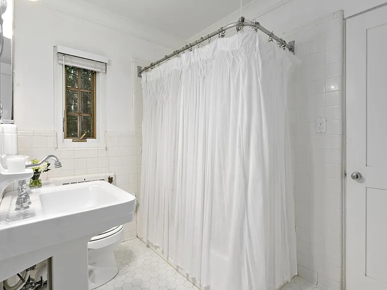 321 Vanderbilt Rd — Photo 6