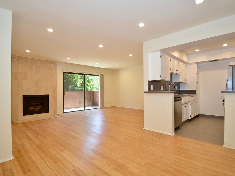 1st image of 1505 Barry Ave #215