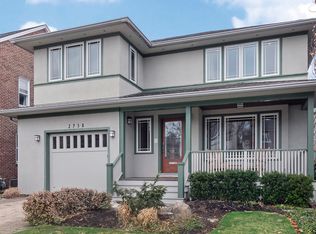 2738 Garrison Ave, Evanston, IL 60201