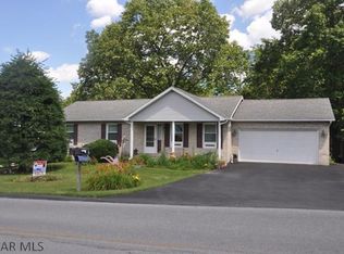1643 Saint Francis Ln, Altoona, PA 16602