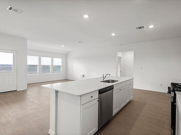4th image of 212 Seven Seas Dr