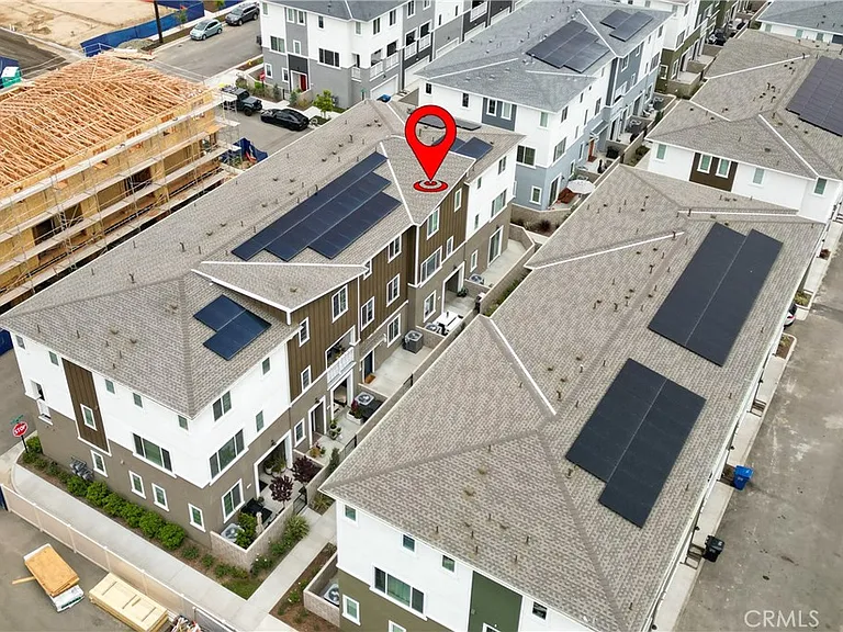 1484 W Sunrise Ln — Photo 16