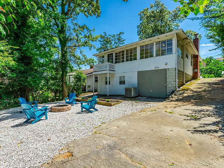 1209 Hanover St — Photo 55
