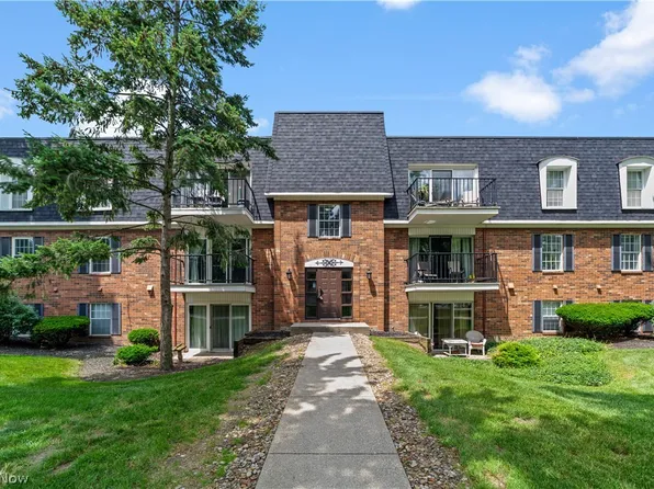 1900 King James Pkwy APT 303, Westlake, OH 44145
