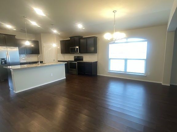 5th image of 2604 Cortona St