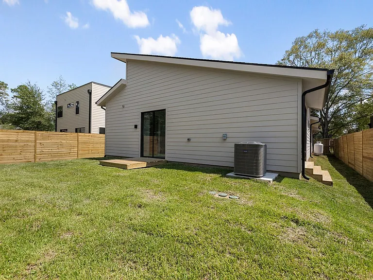 1502 Primrose St — Photo 8