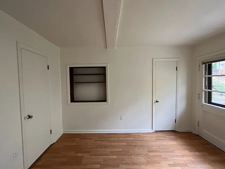 5244-5308 NE Wistaria Dr — Photo 3