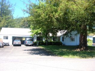 526 Housley Ave, Roseburg, OR 97470