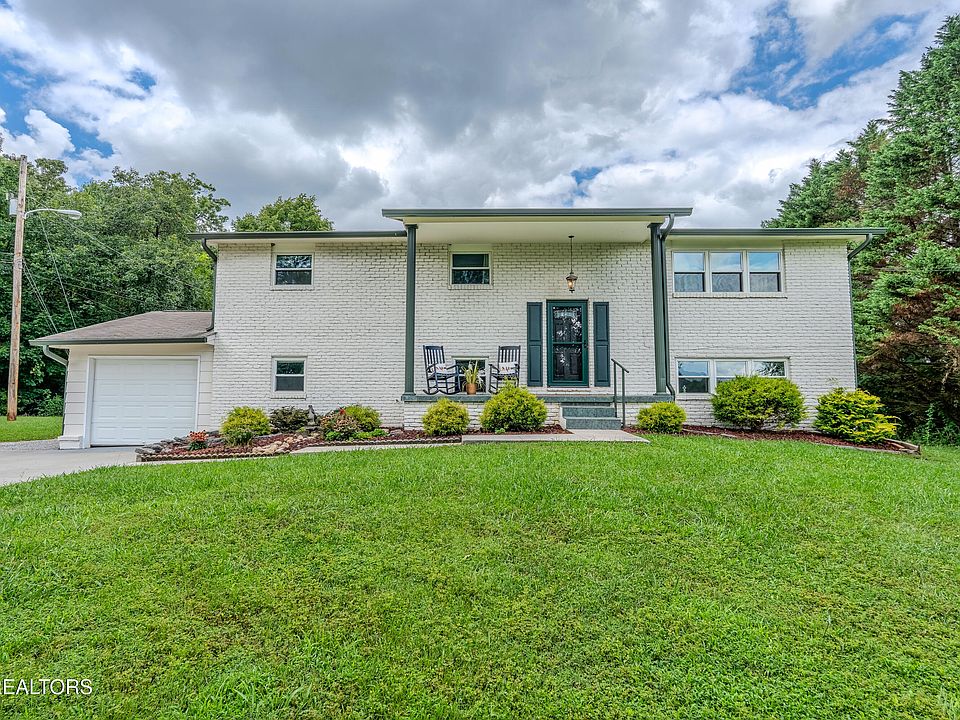 1st image of 828 Freels Ln
