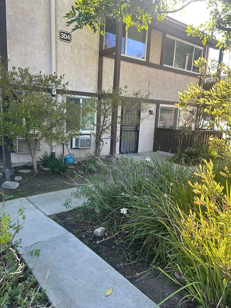 Charming 2BD/2Bth Condo — Photo 1