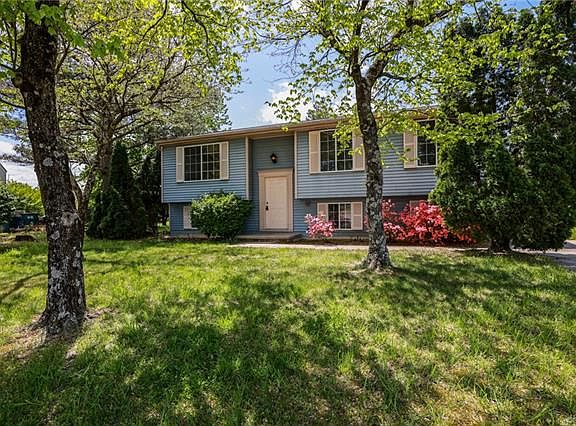 4th image of 301 Cloverfield Ct