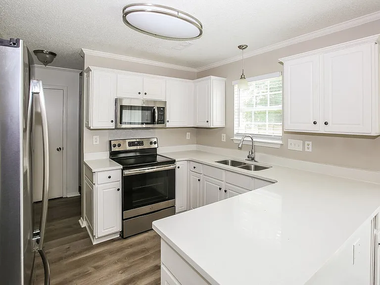 3079 Champion Ln SW — Photo 9