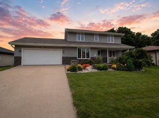 111 Golden Dr, Sergeant Bluff, IA 51054