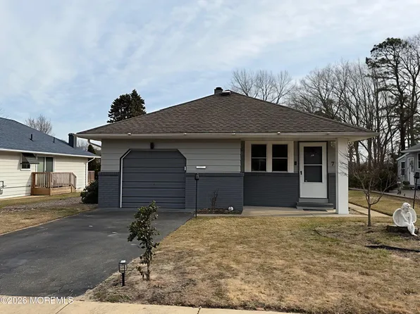 7 Mount Kisco Drive, Toms River, NJ 08753