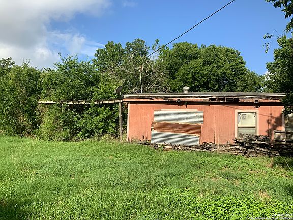3rd image of 608 Franklin