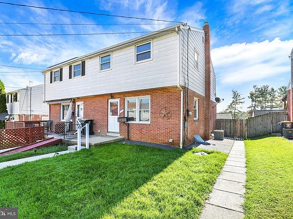 4th image of 1354 Calvert Ln