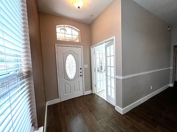 3rd image of 518 Lonestar Park Ln