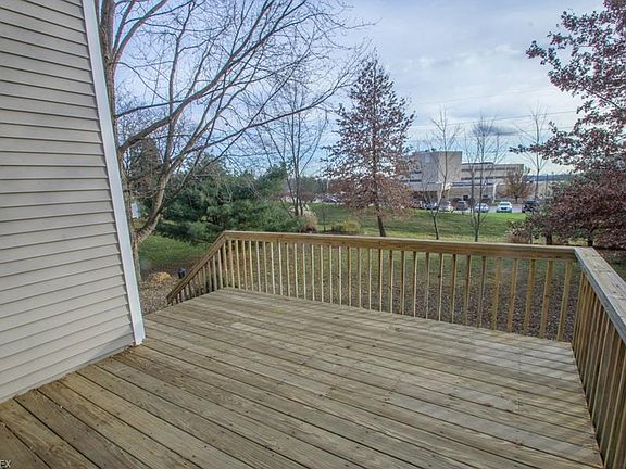 5th image of 685 Hidden Valley Dr