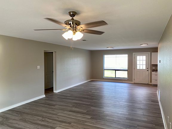5th image of 1515 Bluebonnet Dr #A