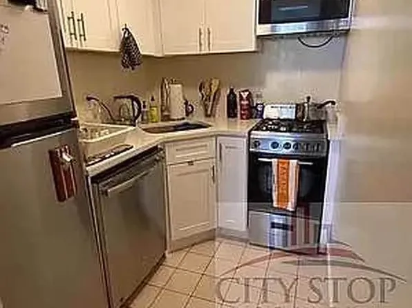 48 West 76th Street image 7 of 9