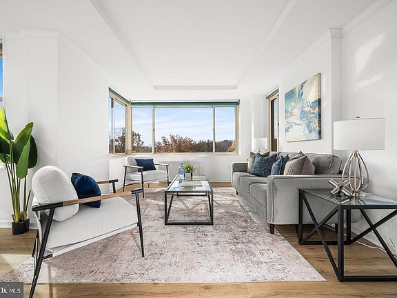 3rd image of 4000 Tunlaw Rd NW APT 811