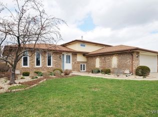 8714 Dee Ct, Tinley Park, IL 60487