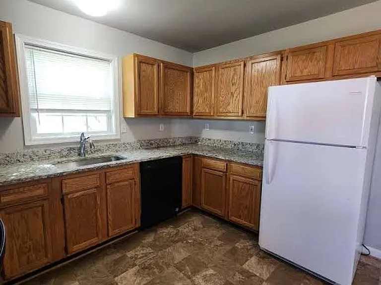 1760 Birch Dr — Photo 5