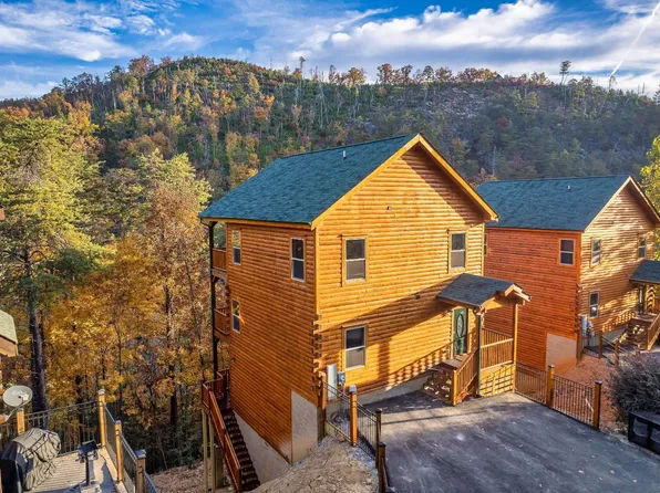 842 Black Bear Cub Way, Sevierville, TN 37862
