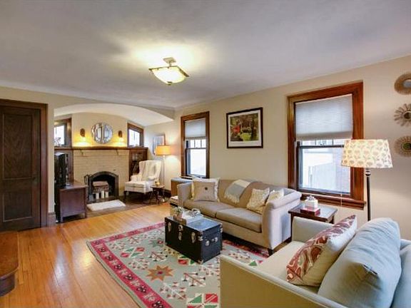 4th image of 1680 Wellesley Ave