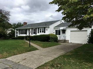 190 Robinson St, East Providence, RI 02914