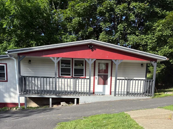 1562 Prospect St #103, Tobyhanna, PA 18466