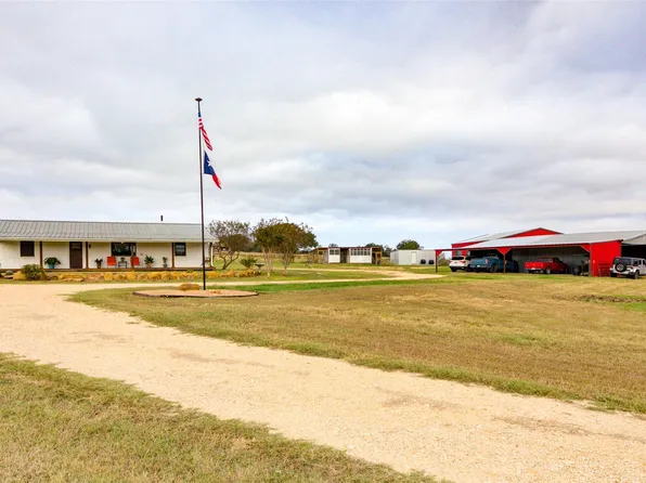 1192 Sand Hill Rd, Dale, TX 78616
