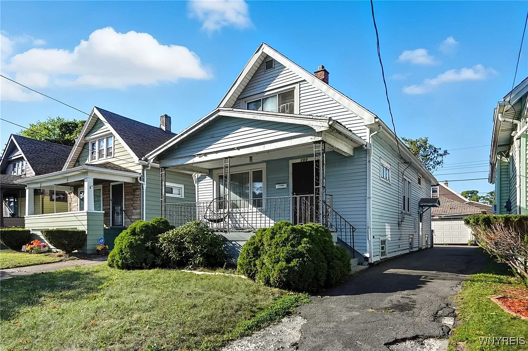 100 Maple Ridge Ave photo 1