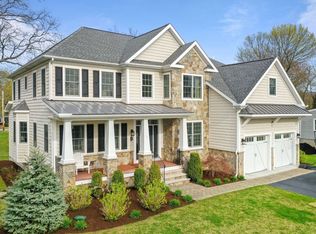 21 Cliff Rd, Hingham, MA 02043