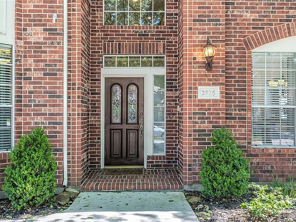 3rd image of 2926 Maple Bend Dr