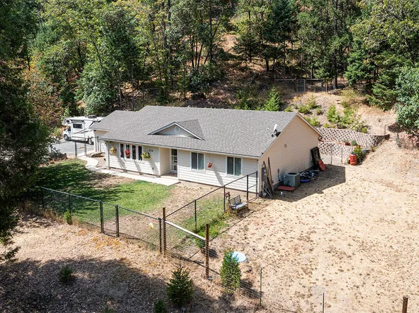 5334 Griffin Creek Rd, Medford, OR 97501