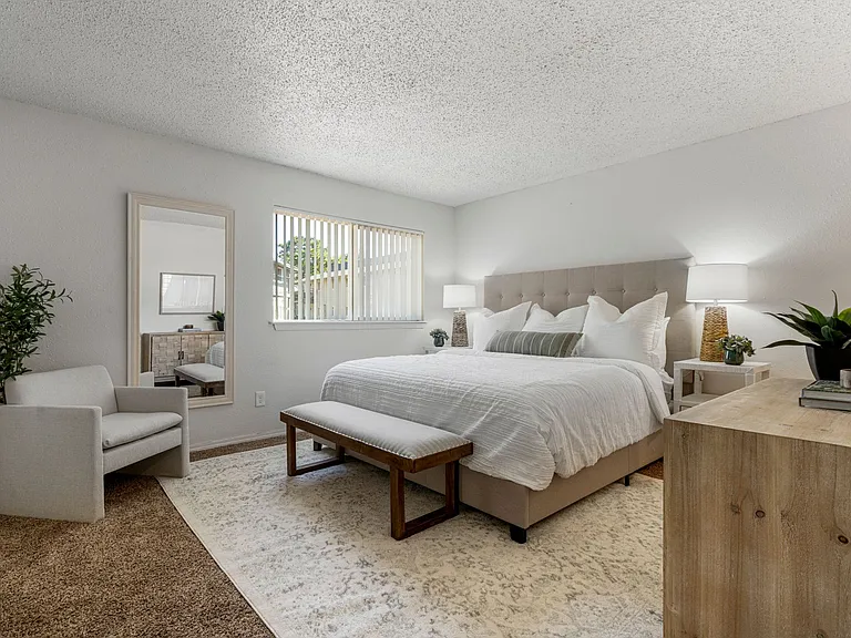 Deerfield Estates - First Months Rent FREE *Select Units Only* — Photo 31