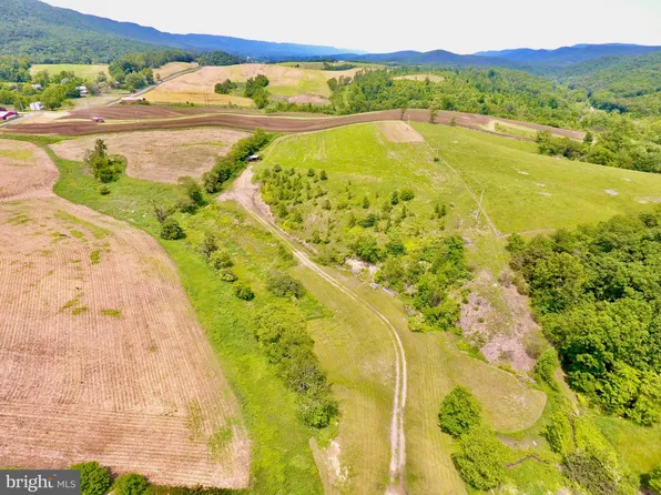 200 Carberry Rd, Saxton, PA 16678