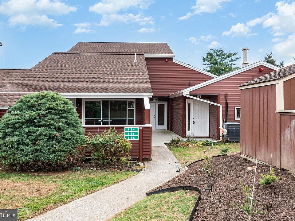 1st image of 816 Charlotte Way