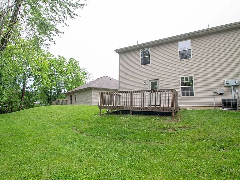 2119 Ballenger Ln — Photo 36