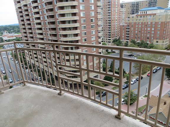 4th image of 888 N Quincy St Unit 1104