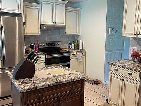 2nd image of 6508 Cambridge Dr