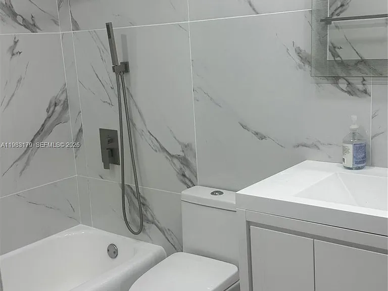 10185 Collins Ave #606 — Photo 6