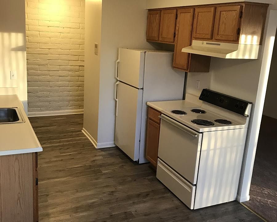 1st image of 30 Stenwick Dr APT H