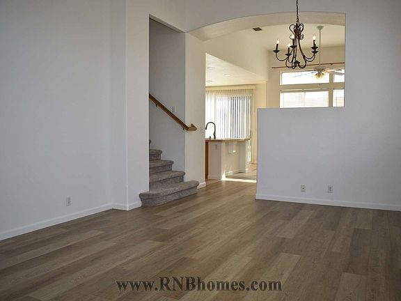 3rd image of 2108 Macaw Ln