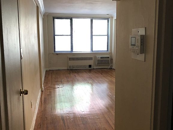 2nd image of 220 E 87th St APT 1C