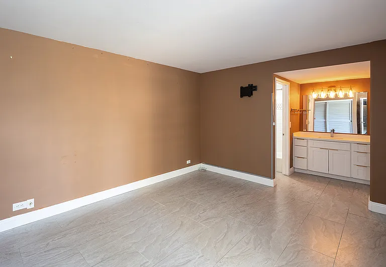 2215 Aloha Dr #4J — Photo 6