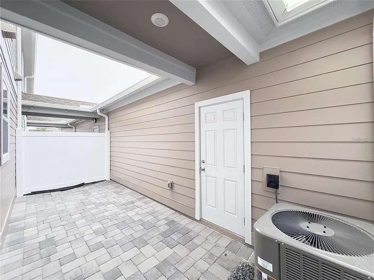 6483 Trailblaze Bnd — Photo 18