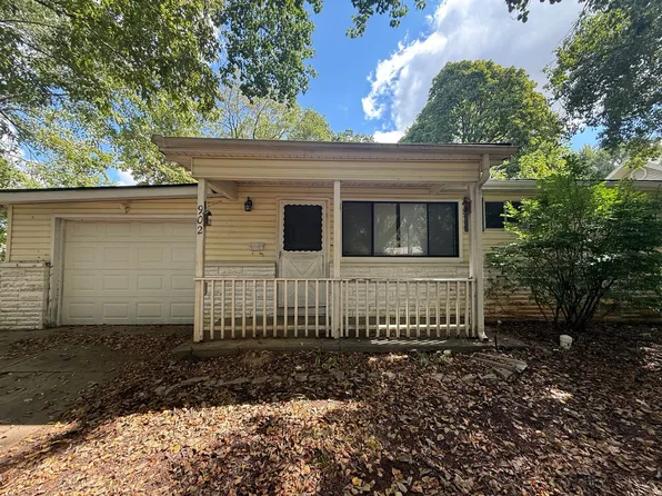 902 S Prince Ln, Springfield, MO 65802