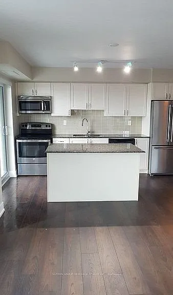 1215 Bayly St #807 — Photo 7